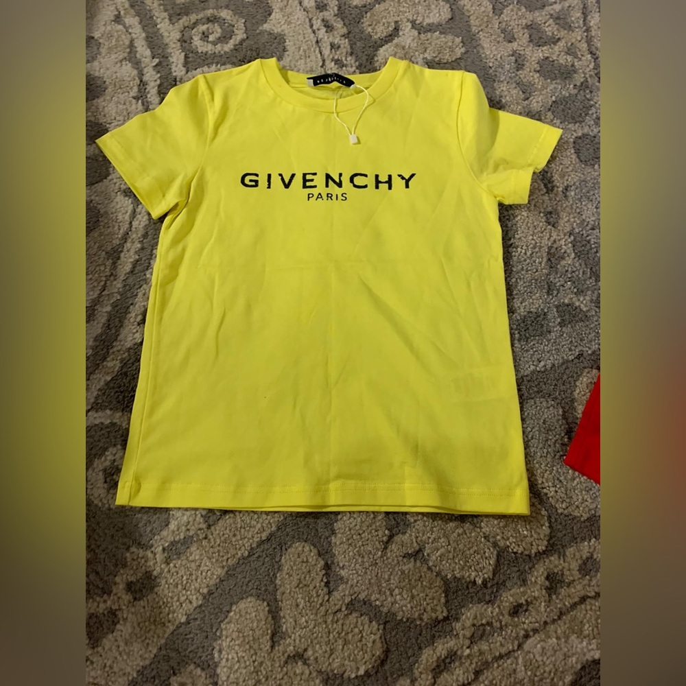 Givenchy - Picture 2 of 2